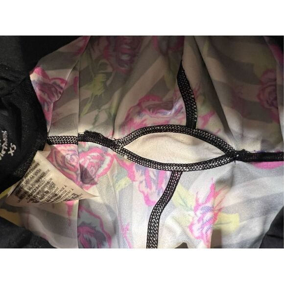 Betsy Johnson Performance Leggings - Picture 5 of 7